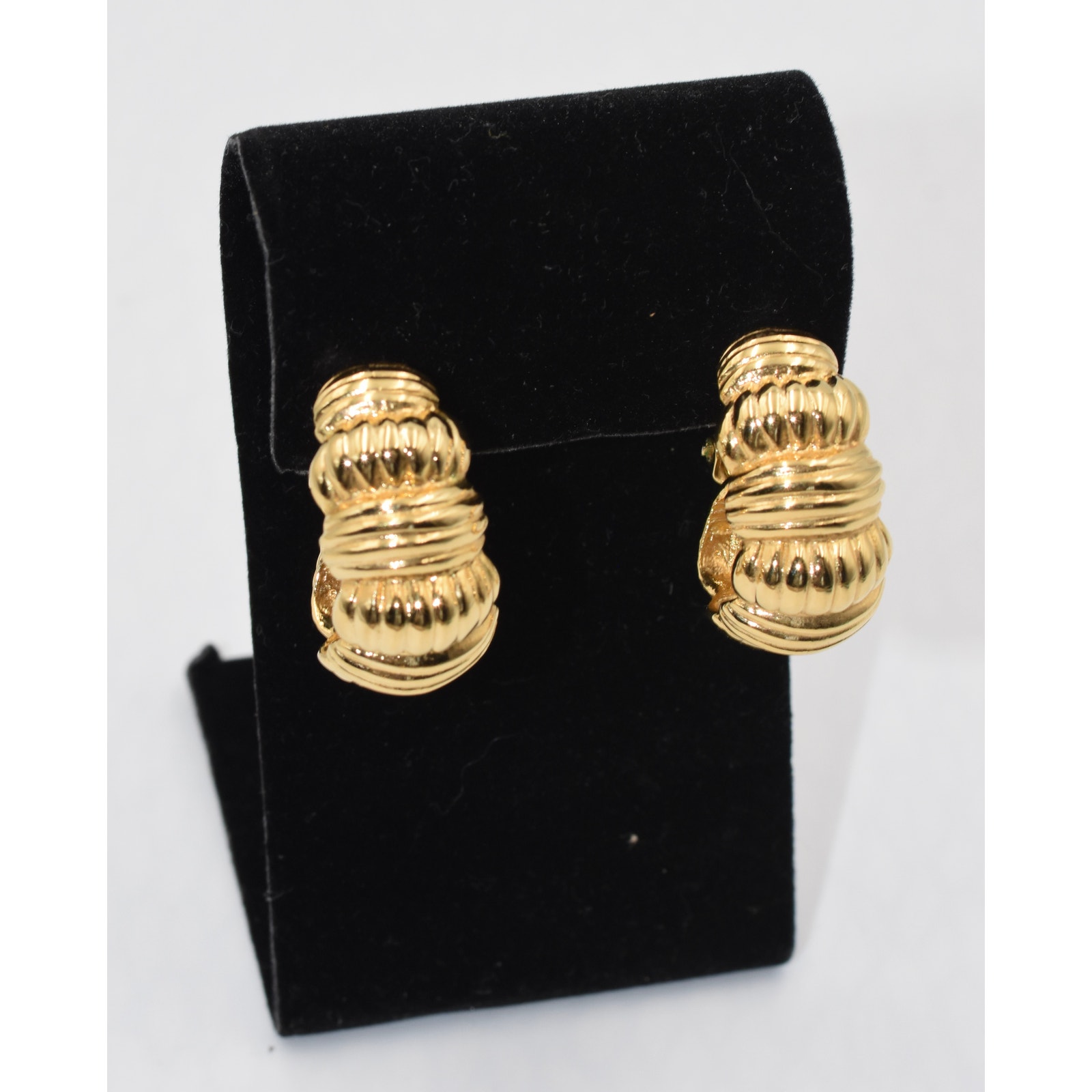 St John Designer Hoop Clip-On Earrings Gold Plated 85$